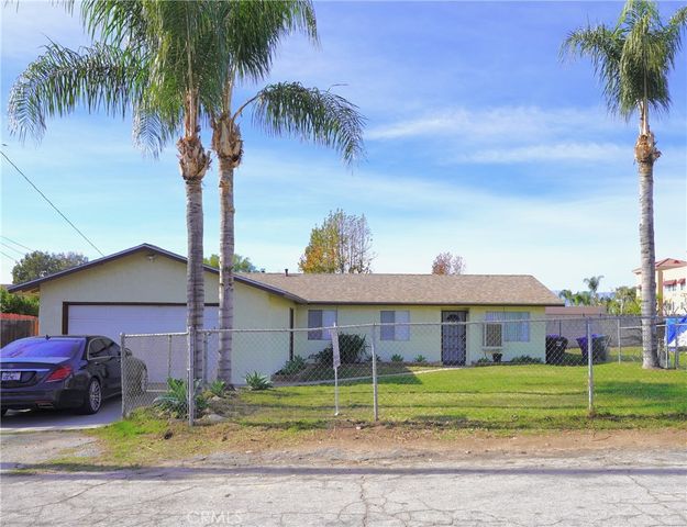 2142 Pepper St, Highland, CA 92346