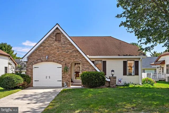 37 Fir Rd, Manahawkin, NJ 08050