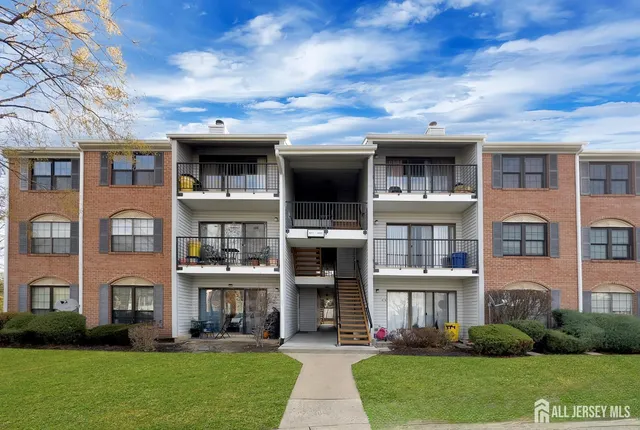 479 Danbury Ln, East Brunswick, NJ 08816