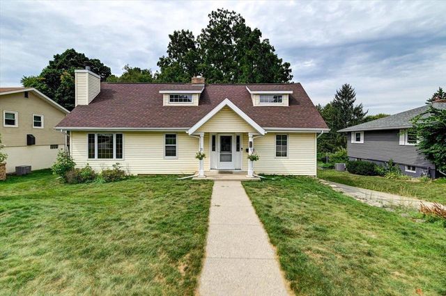 302 South 1st Street, Mount Horeb, WI 53572