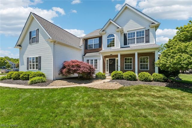 31904 Fieldstone Cir, Avon Lake, OH 44012