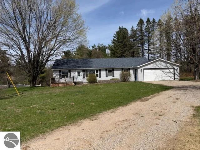 9925 M 115, Cadillac, MI 49601