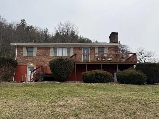 132 Mountain Edge Dr, Glen Morgan, WV 25813