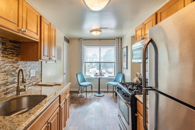 8034 Greenleaf Ter #243-T3, Glen Burnie, MD 21061