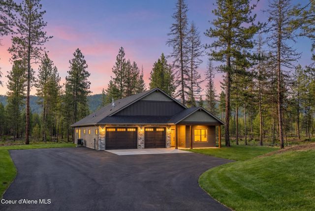 53 Wallace Ln, Blanchard, ID 83804