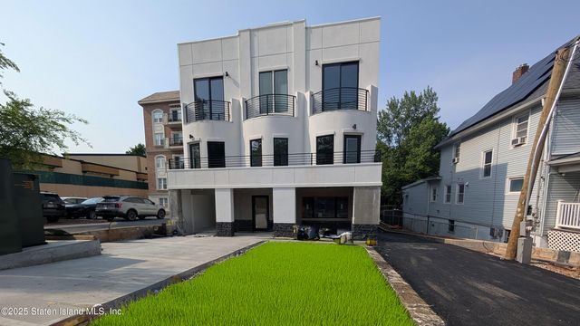 3865 Amboy Rd #2B, Staten Island, NY 10308