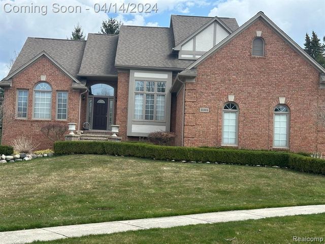 55568 Kingsway Dr, Shelby Township, MI 48316