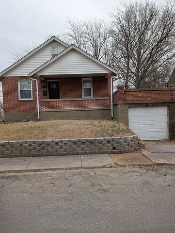 318 N  Farmington Rd, Jackson, MO 63755