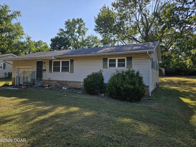 1310 6th St, Monett, MO 65708