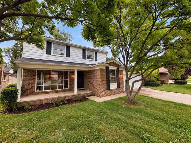 40349 Aynesley St, Clinton Township, MI 48038