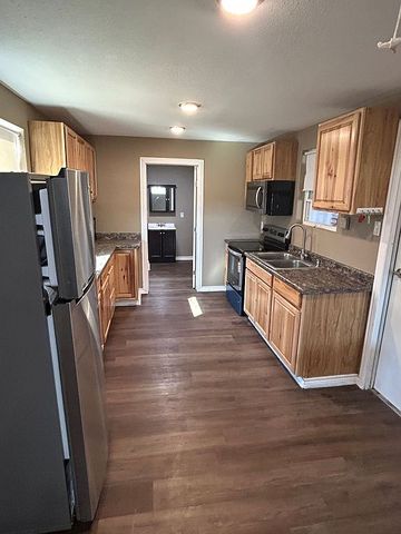 114 Prevost Dr, Whitney, TX 76692
