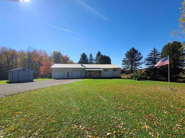 2253 Hemlock Lake Rd, Rossiter, PA 15772