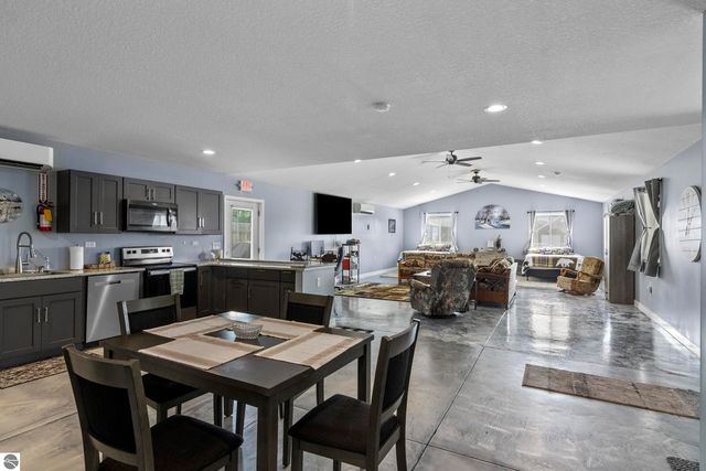 107 Purdy Dr, Buckley, MI 49620