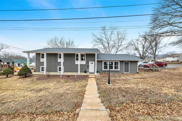 601 N  Olive St, Pacific, MO 63069