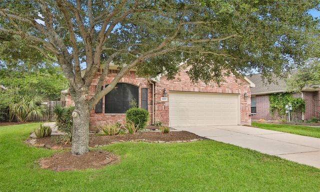 1215 Modena Dr, Pearland, TX 77581