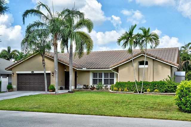 5133 NW 47th Ave, Coconut Creek, FL 33073