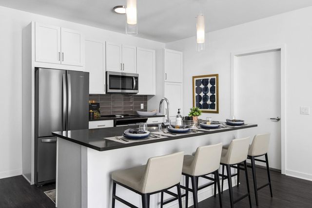 8001 S  6th St #162, Oak Creek, WI 53154