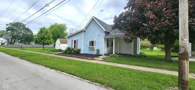 900 N  16th St, Elwood, IN 46036