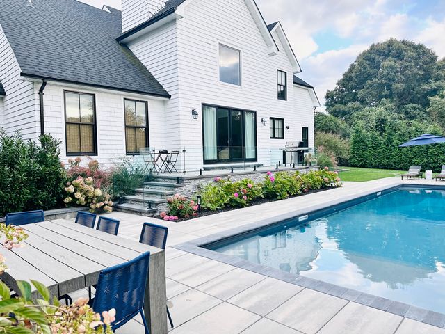 Address Not Disclosed, Southampton, NY 11968