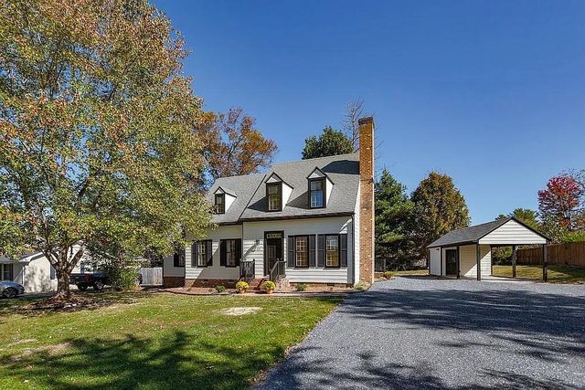 202 Birdfield Rd, Lexington, VA 24450