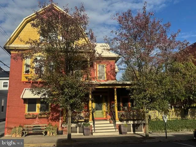 11 N  Wayne St, Lewistown, PA 17044