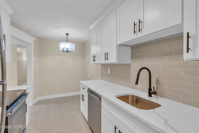 168 Amberly Drive #D, Manalapan, NJ 07726