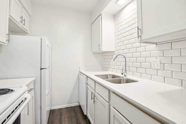 1616 Royal Crest Dr #57, Austin, TX 78741