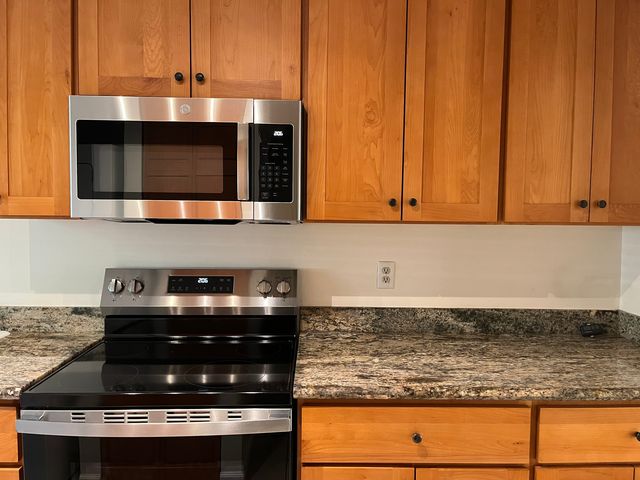 1063 Oddstad Blvd, Pacifica, CA 94044