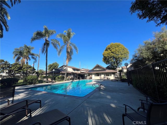 521 S  Lyon St #100, Santa Ana, CA 92701