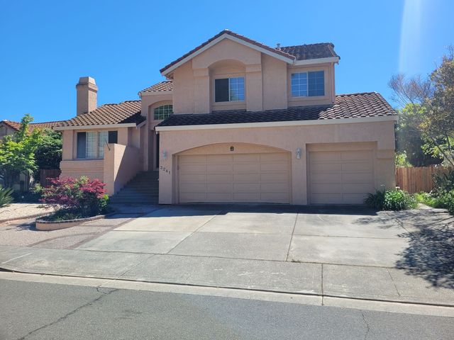3241 Winged Foot Dr, Fairfield, CA 94534