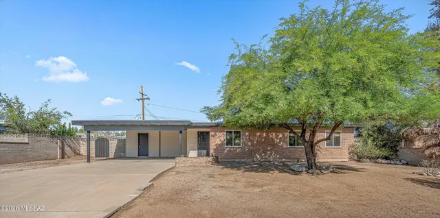 736 S  Desert Steppes Dr, Tucson, AZ 85710