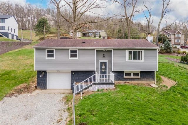 8 Bishop Aly, Cecil, PA 15321