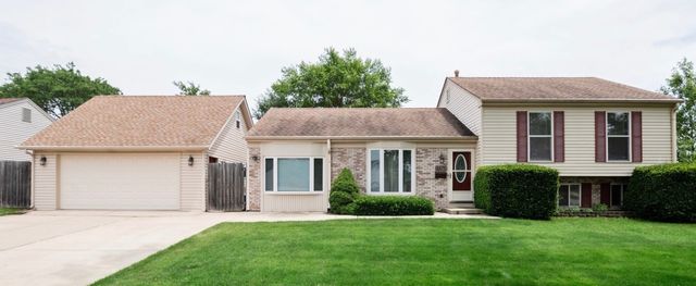 1677 Scott St, Glendale Heights, IL 60139