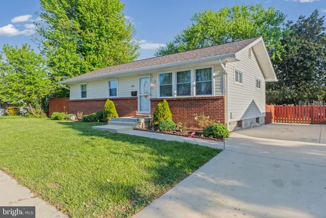 113 Wallace Ave, Baltimore, MD 21225