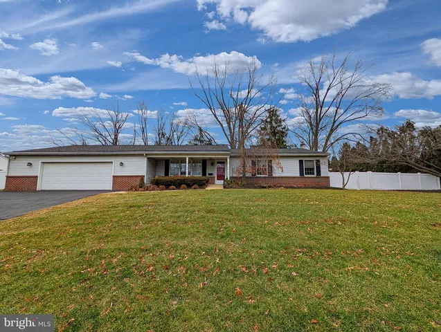 807 N  Broad St, Doylestown, PA 18901