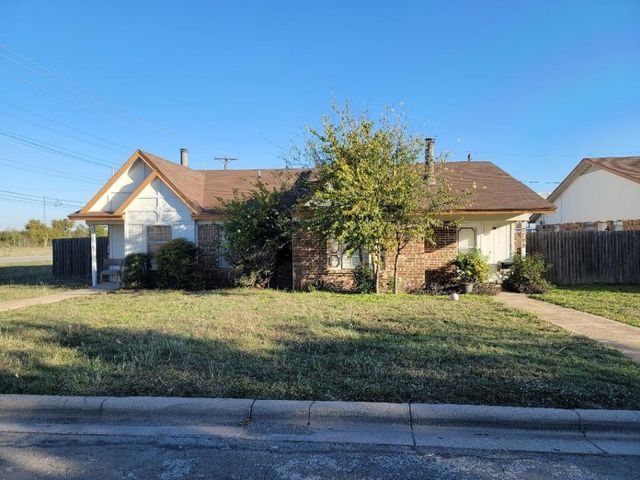 2701 Rustic Forest Rd, Fort Worth, TX 76140