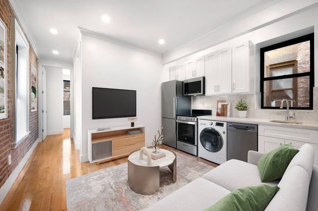 145 W  4th St #8, New York, NY 10012