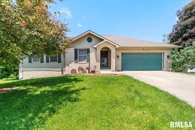 15 Belridge Dr, Sherman, IL 62684