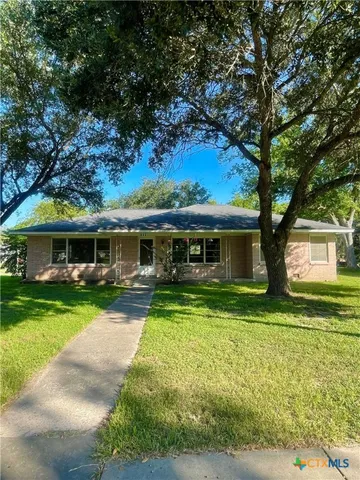 302 E  Devers Ave, Ganado, TX 77962
