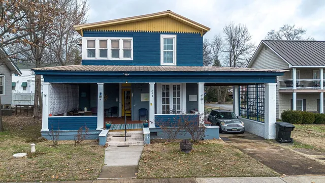 207 E  4th St, Metropolis, IL 62960