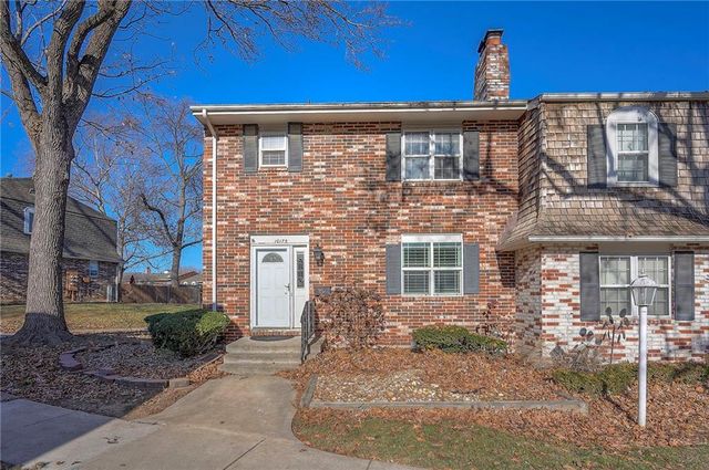 10175 W  96th Ter, Overland Park, KS 66212