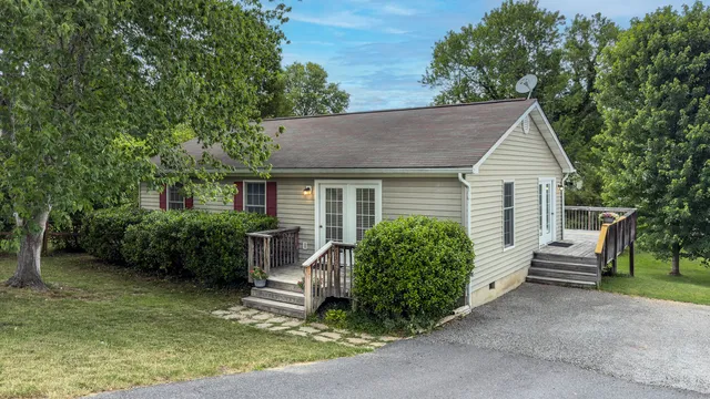 592 Lime Kiln Rd, Lexington, VA 24450