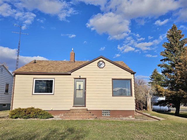 810 2nd Ave  NW, Kenmare, ND 58746