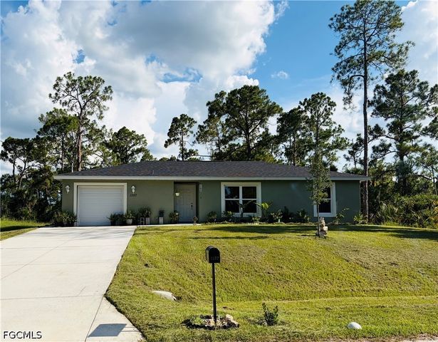 1597 Rugby Ln, Labelle, FL 33935