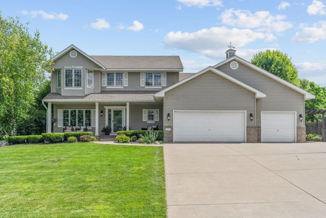 274 Jaspers Cir S, Chaska, MN 55318