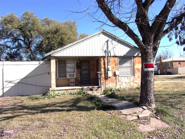507 S  Cherokee St, San Saba, TX 76877