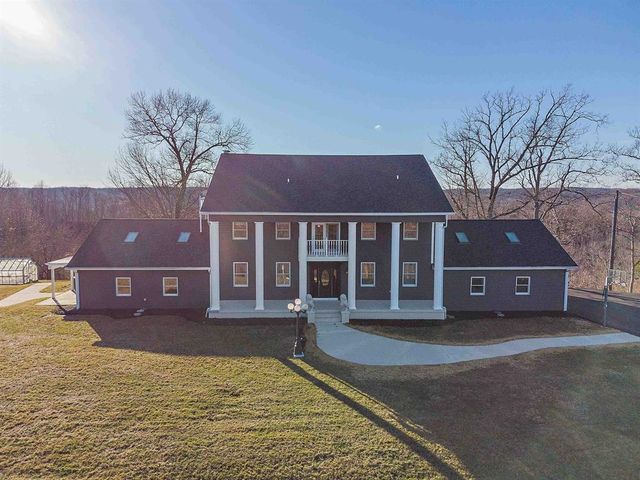 17000 Country Club Dr, Catlettsburg, KY 41129