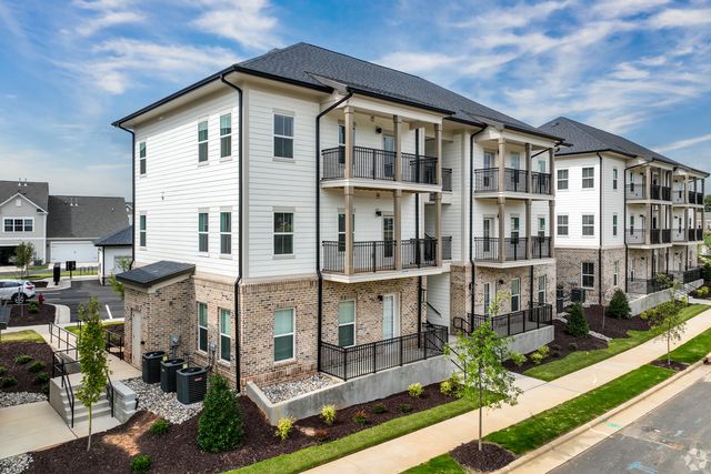 1477 Springvale Hill Dr #1793-301, Kernersville, NC 27284