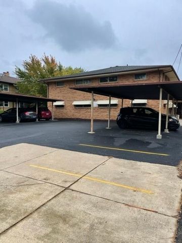 1806 Remington Rd, Rockford, IL 61108
