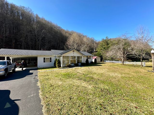 10960 State Route 114, Prestonsburg, KY 41653